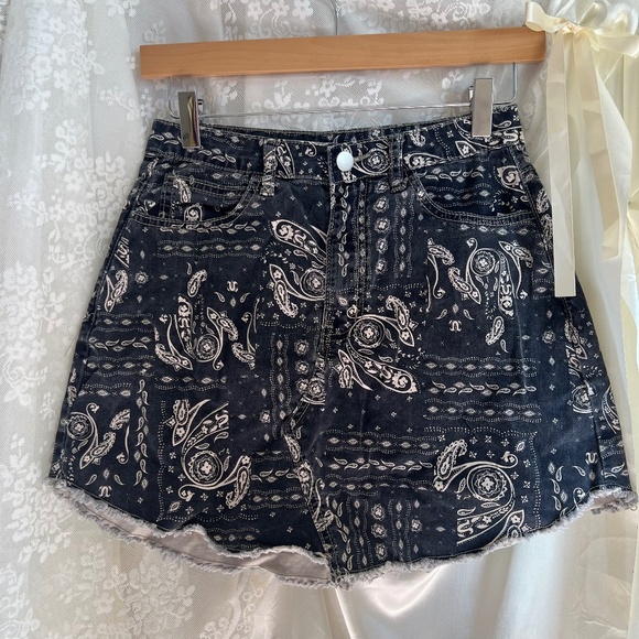 Dresses & Skirts - Black and Cream Western Bandana Patterned Skirt